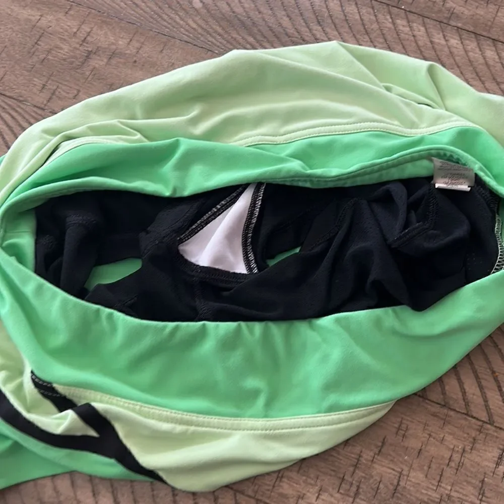 Title Nine Skort Zip Pocket for your stuff! 🏄🏻‍♀️ 🎾 🏖️ 🥾 Have fun 🤩